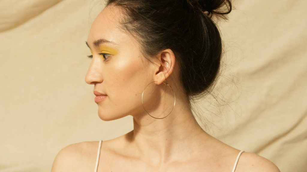 Earlobe feature Earlobe feature